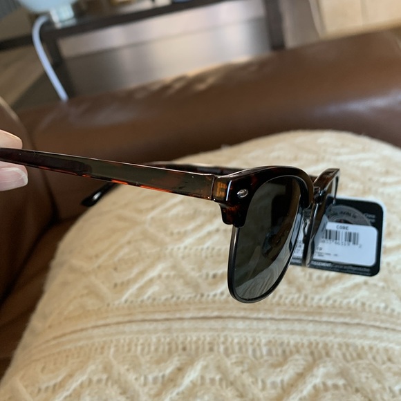 Foster Grant TruPolar Sunglasses - Picture 9 of 11